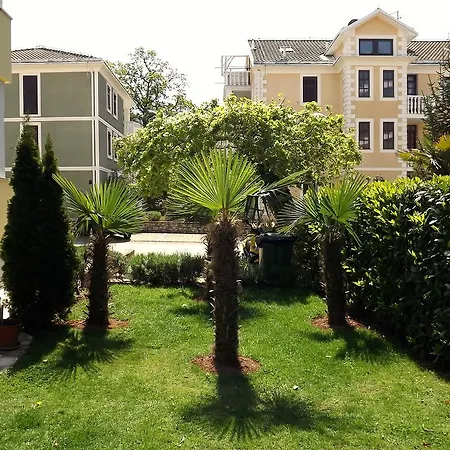 Apartment Vera *