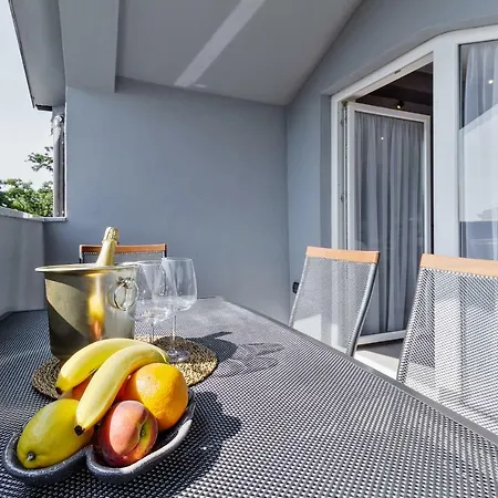 Vera Apartment