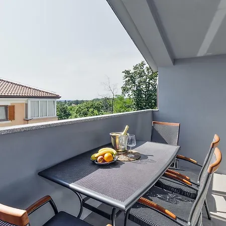 Vera Apartment *